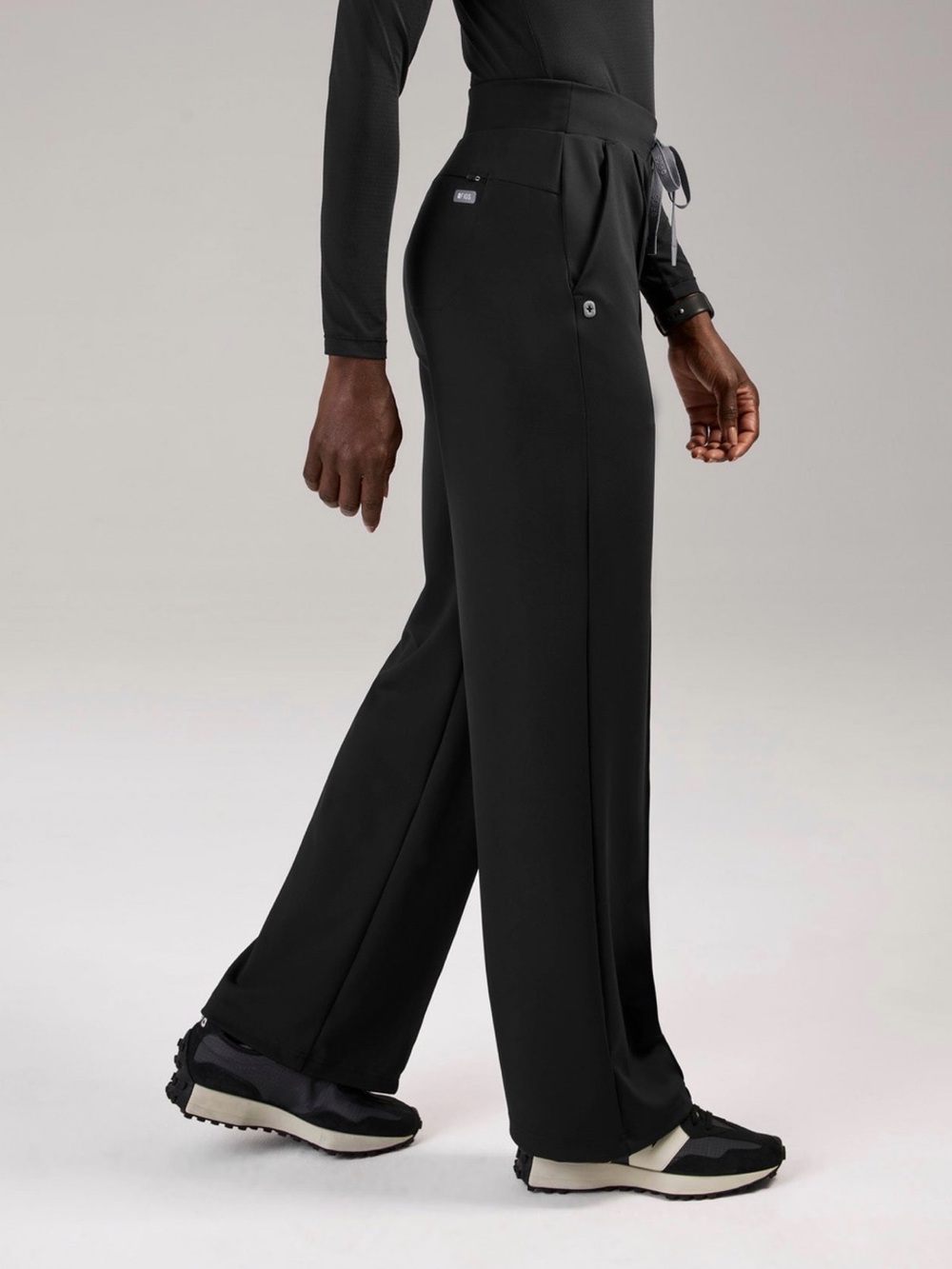 NWOT - FIGS High Waisted Piedra FORMx Straight Leg Scrub Pants - Black - S Reg - Picture 3 of 10